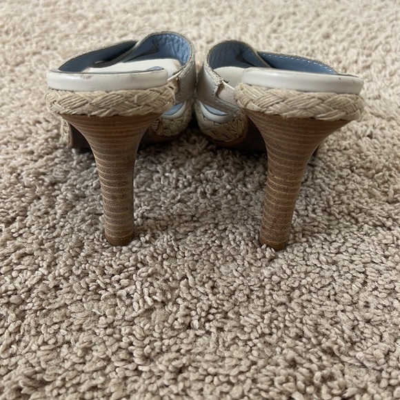 Donald J. Pliner Size 6.5 Off White Dorval Leather Heels - Picture 2 of 8
